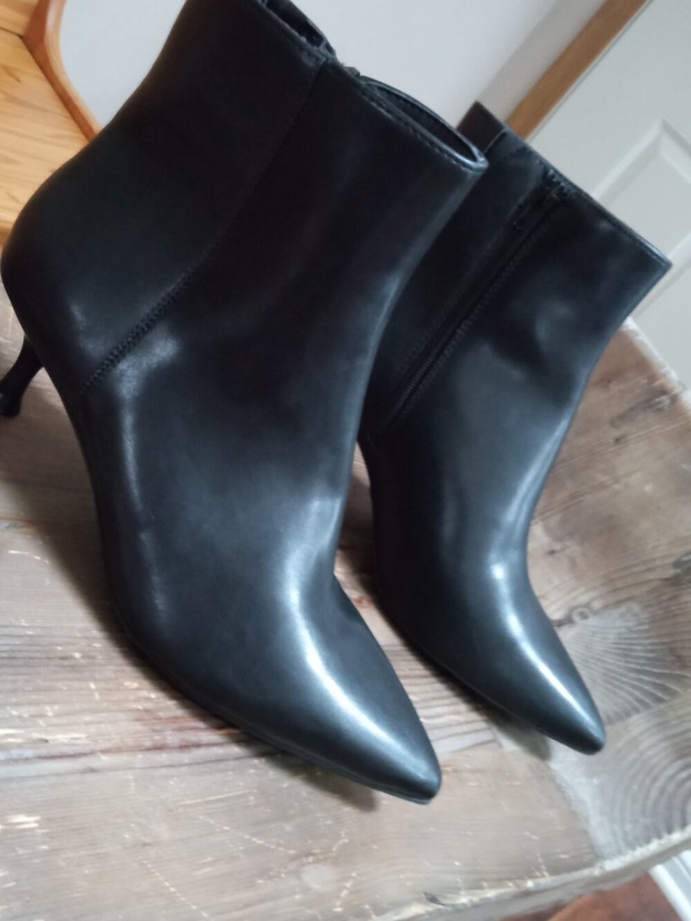 Rachel Zoe Women's Size 7.5 Genuine Leather Kitten Heal Ankle Boots NEW! - Picture 8 of 16